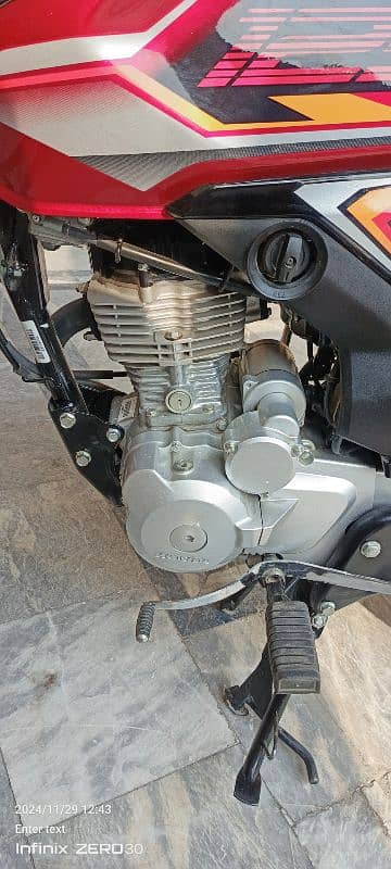 Honda CB 125F 2025 11