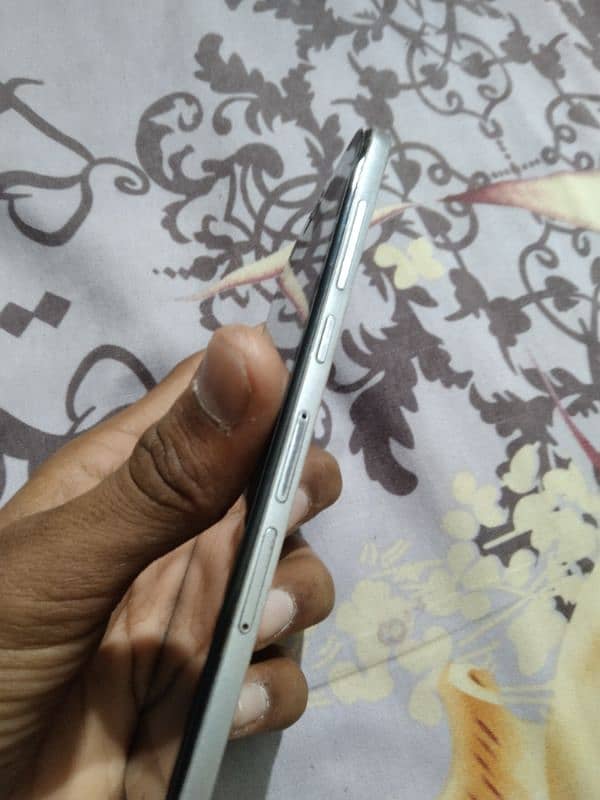 HuaweiG7 in good condition bas touch Thora SA tota ha baqi sai ha Sara 4