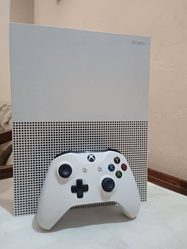 Xbox one s.                                      series/x 1