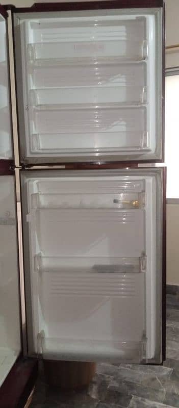 Dawlance Fridge (E-001572) Urgent sale 1