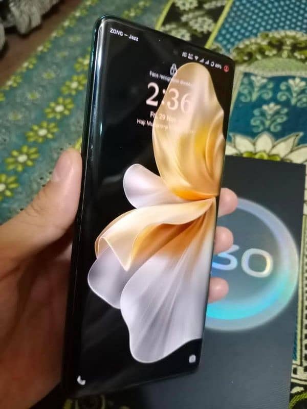 vivo v30 12gb/256gb 5g 6 month used 80 watt charger 2