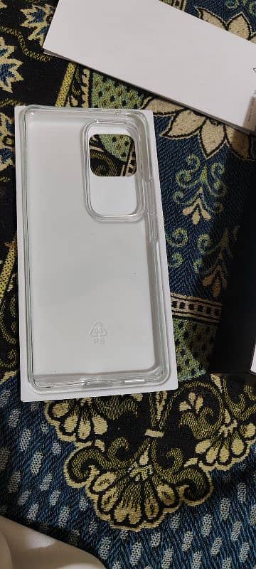 vivo v30 12gb/256gb 5g 6 month used 80 watt charger 3