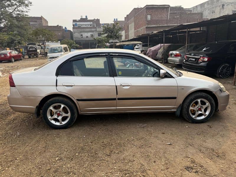 Honda Civic VTi 2002 Almost genuine condition 3