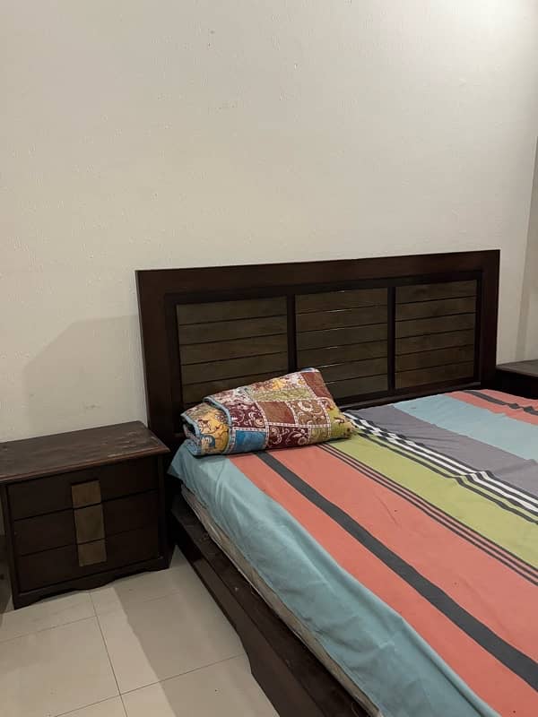 bed and side table with matress 0