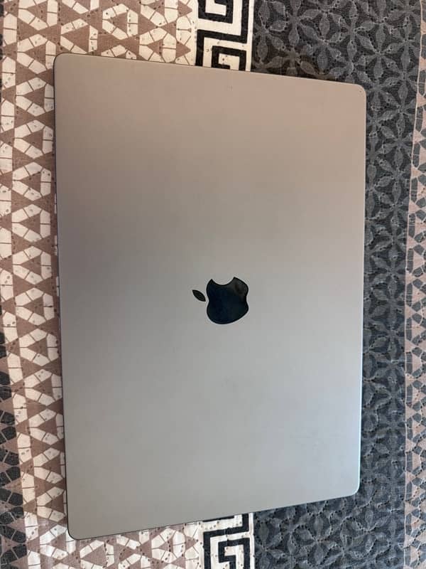 Macbook M1 pro 16 inch 16/512  2021 2