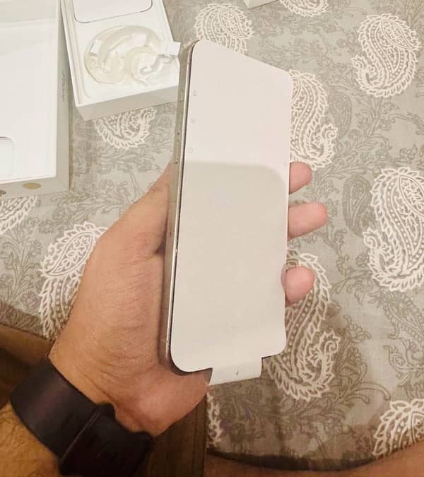 IPHONE 15 PRO MAX NATURAL TITANIUM 256 GB PTA APPROVED 1