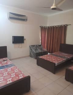 FULLY FURNISHED 01 BEDROOM WITH ATTACHED BATH AVAILABLE FOR RENT FOR MALE BACHLORS ONLY