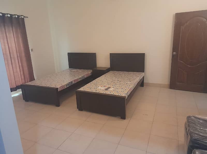 FULLY FURNISHED 01 BEDROOM WITH ATTACHED BATH AVAILABLE FOR RENT FOR MALE BACHLORS ONLY 4