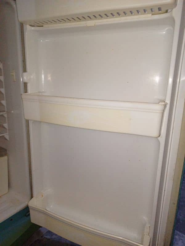 Fridge For Sale In Jhelum Cantt Condition 8.5/10 2