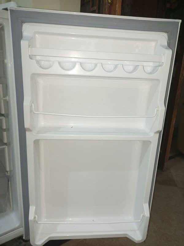 Ref 9101 SD R (white) single door Refrigerator 3