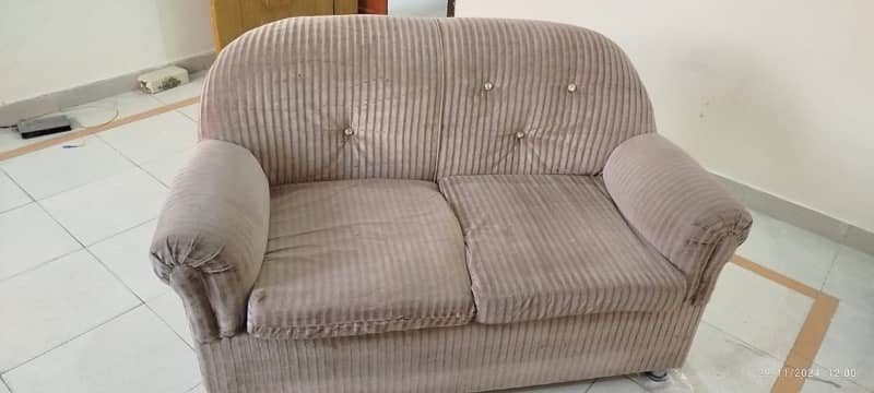 sofa for sale all ok saaf hain new all set  contact no: 03351722225 0