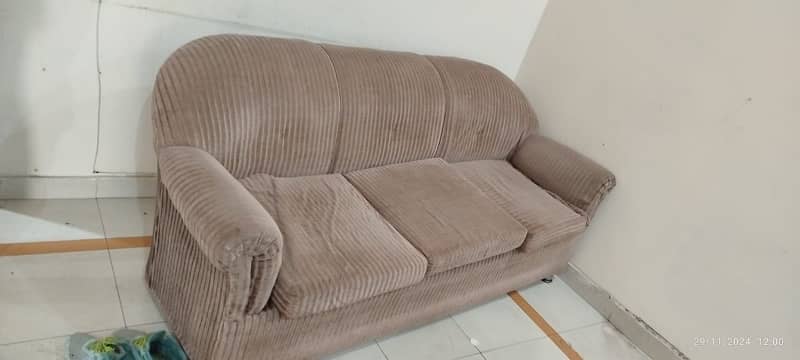 sofa for sale all ok saaf hain new all set  contact no: 03351722225 3