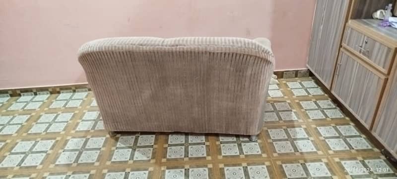 sofa for sale all ok saaf hain new all set  contact no: 03351722225 6