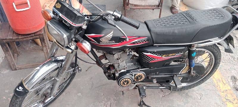 Honda cd 125 Red Colour 3