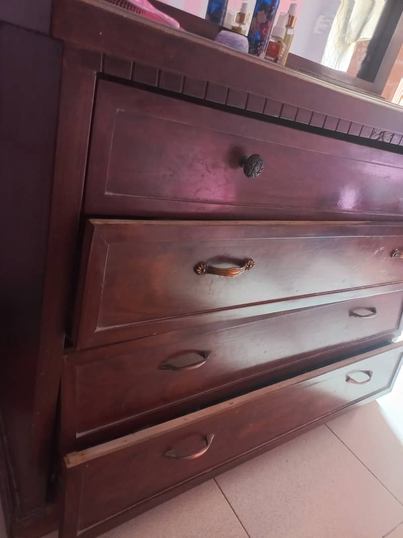 Dressing table for sell 0