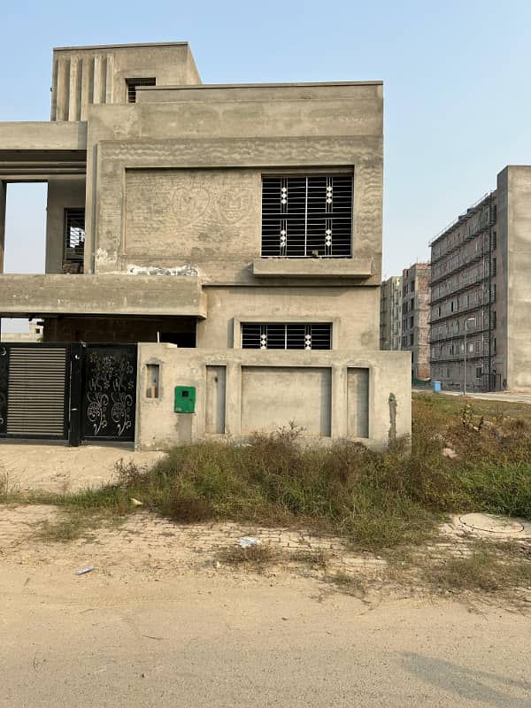 10 Marla grey structure House for Sale in sector E Iqbal block Bahria Town Lahore 4