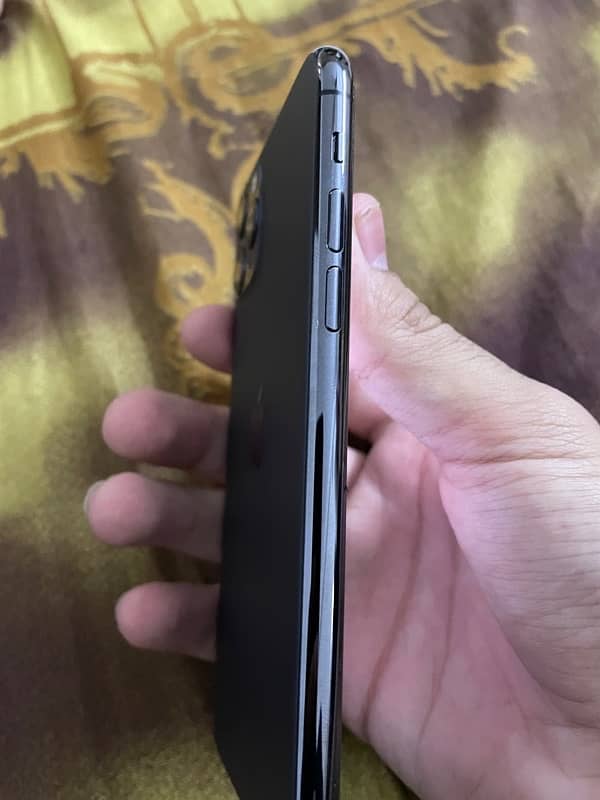 iPhone 11 pro Pta approved 4