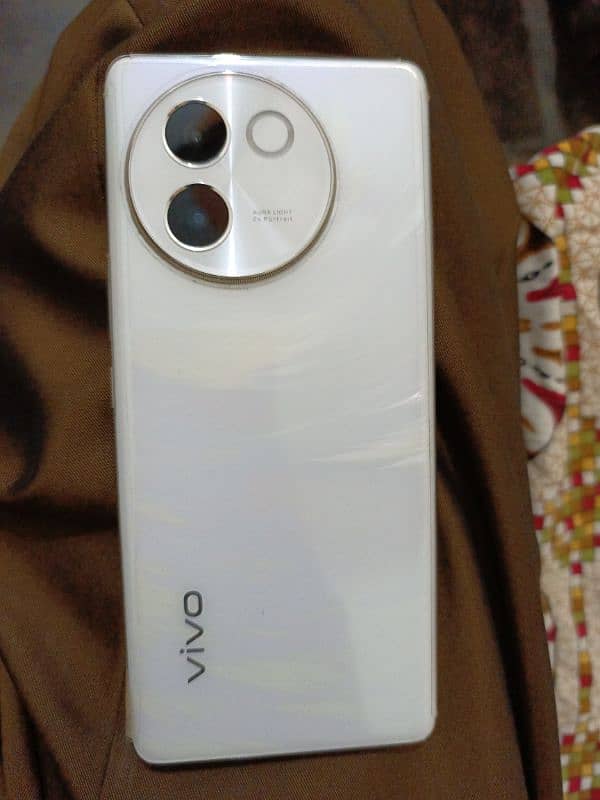 Vivo v 30e 8/256 3