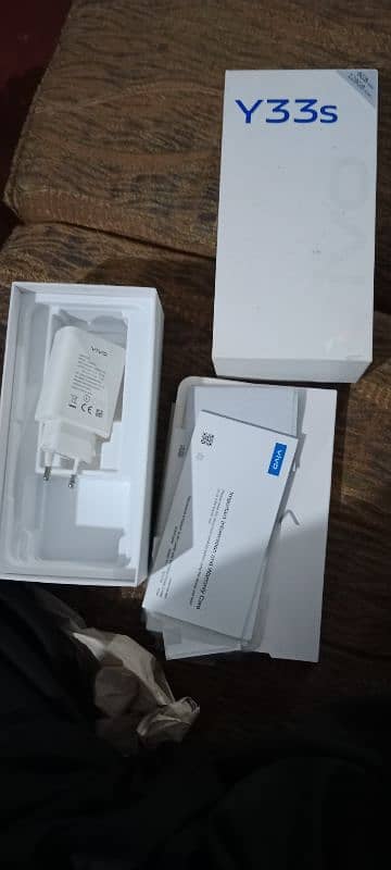 vivo y33s official pta approved with box or charger 9