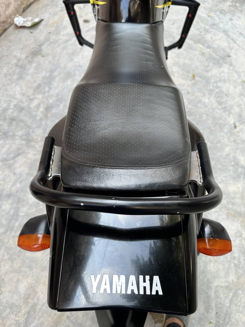 YBR125 G 13