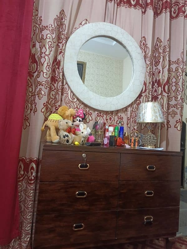 furniture new condition 2 side table dressing table gol mirror bed. 4