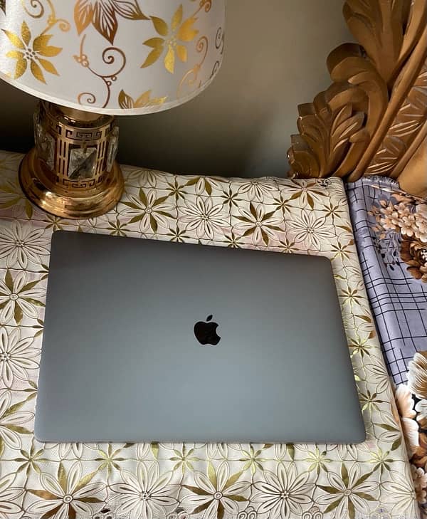 MacBook Pro 2019, 16-inch ,Core i7, 16GB RAM, 512GB 0