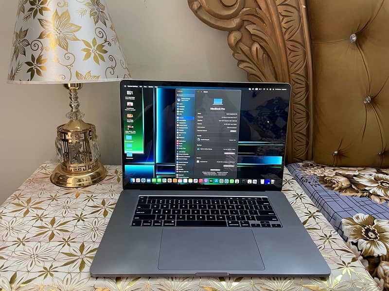 MacBook Pro 2019, 16-inch ,Core i7, 16GB RAM, 512GB 6