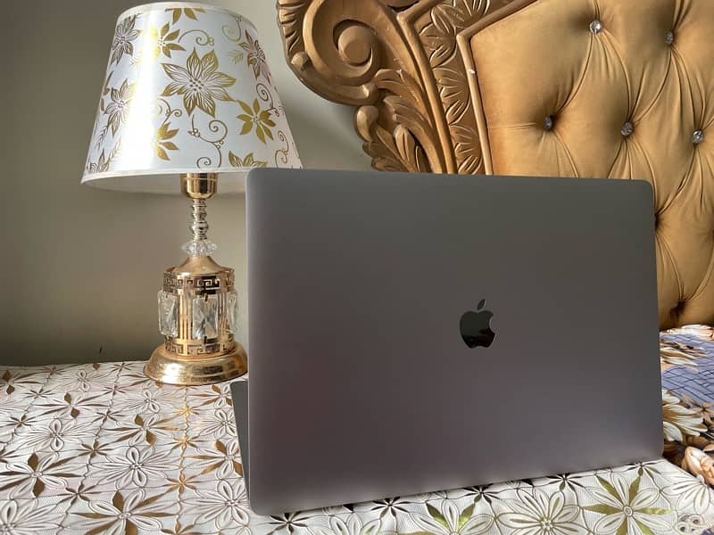 MacBook Pro 2019, 16-inch ,Core i7, 16GB RAM, 512GB 7