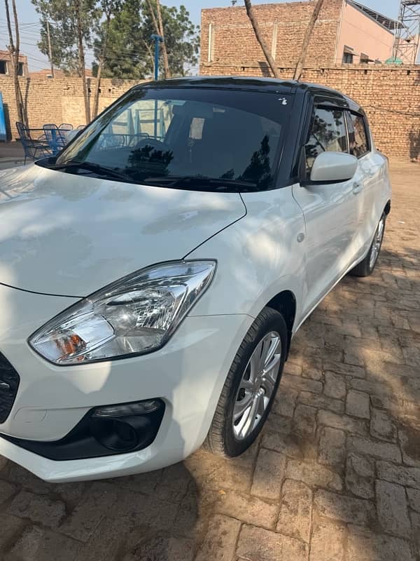 Suzuki Swift GL CVT 2024 3