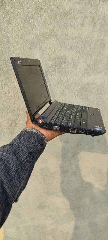 Acer aspire one laptop 3