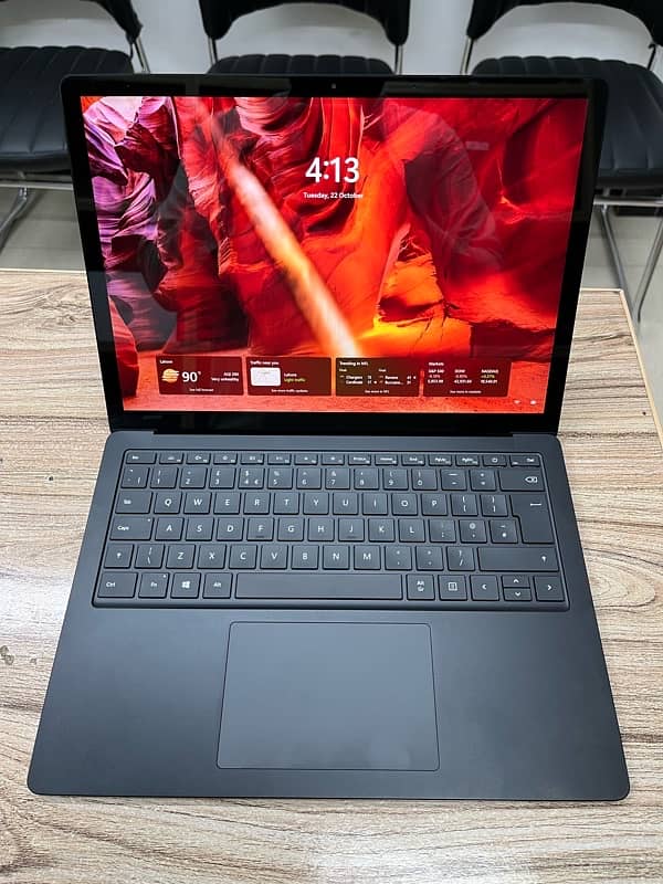 Microsoft Surface Laptop 3 i5-10th 8/256gb 2k laptop for sale 1