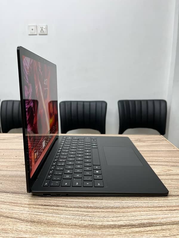 Microsoft Surface Laptop 3 i5-10th 8/256gb 2k laptop for sale 3