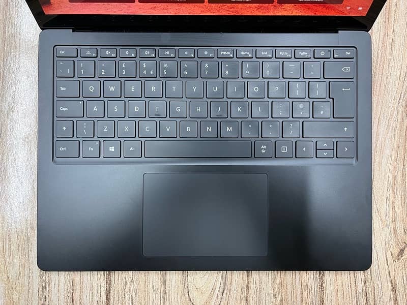 Microsoft Surface Laptop 3 i5-10th 8/256gb 2k laptop for sale 4