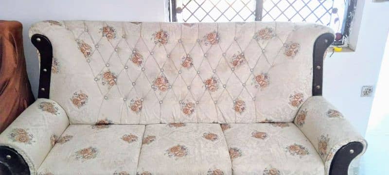 six seater sofa for sale 0