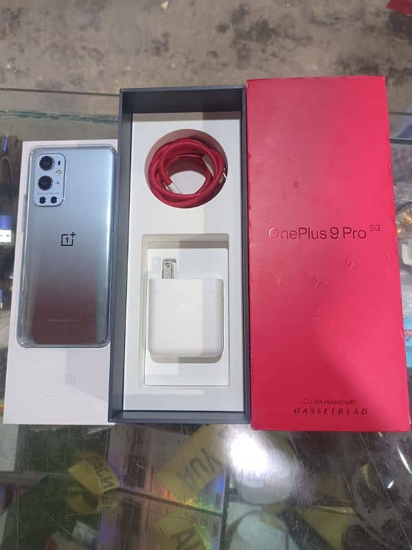 Oneplus 9pro 12.256 with Box charger 0