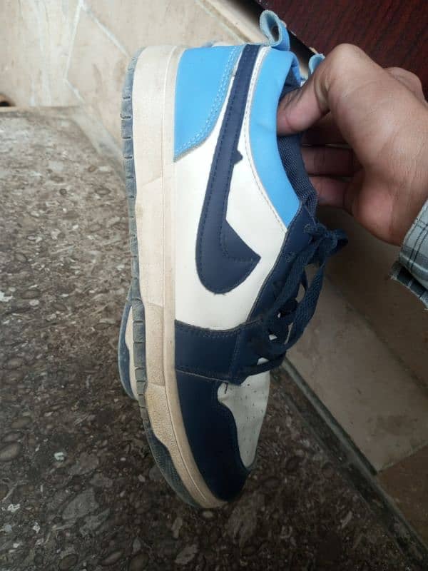 used Nike sport shoes 1