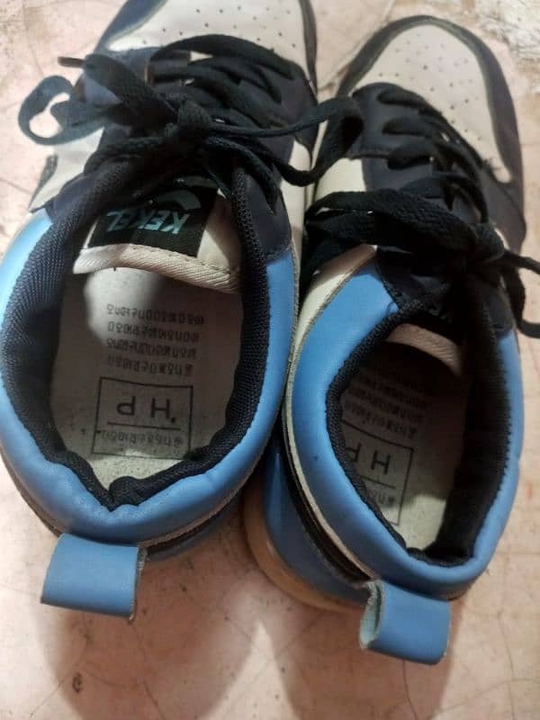 used Nike sport shoes 2