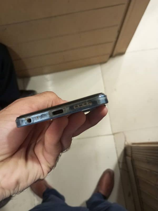 fresh Condition Infinix hot40i 6