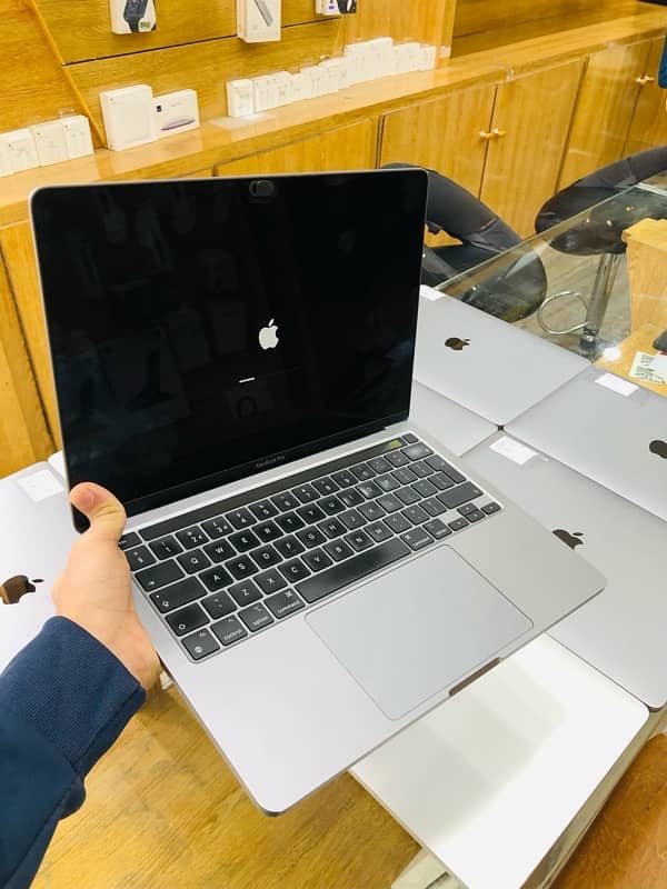 MacBook Pro (M1)(2020)-(13.3 Inch) 2