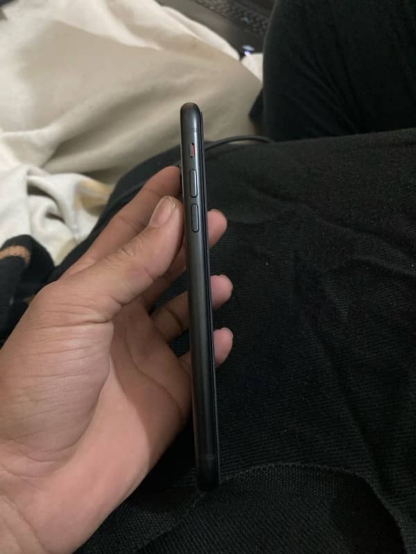 IPhone Xr 64Gb Sim working 7