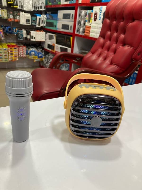 Brand New Wireless Speaker Wih Wireless Mic 1