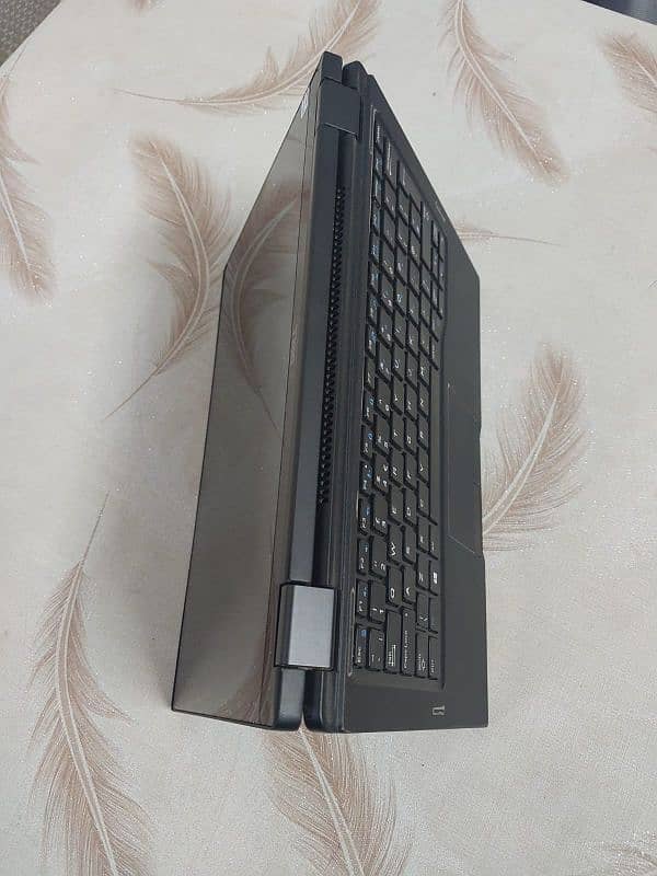 Dell latitude 7390 360 i7 8th generation 3