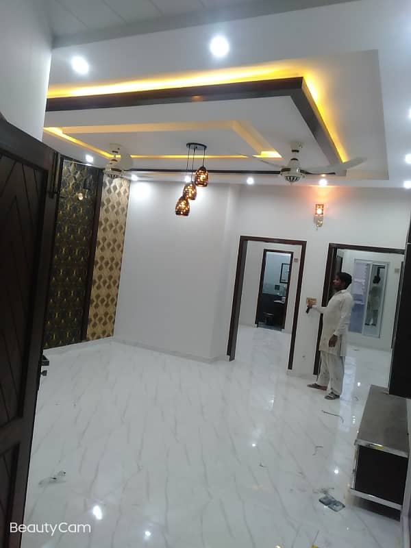 Vip beautiful 6 marla lower portion is available for rent in sabzazar lhr 4