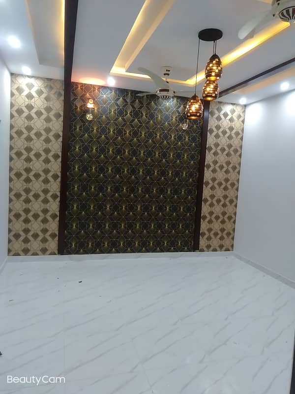 Vip beautiful 6 marla lower portion is available for rent in sabzazar lhr 7