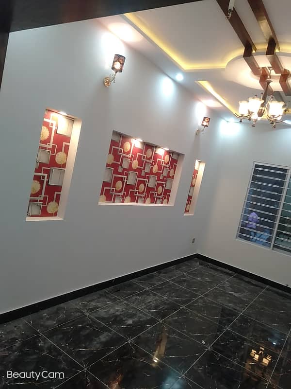 Vip beautiful 6 marla lower portion is available for rent in sabzazar lhr 13