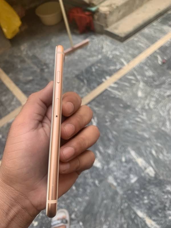 iPhone 8 64 gb NON PTA 7