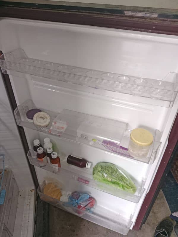 selling a new fridge 3