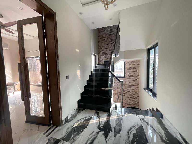 12 Marla Corner near Eiffel tower top notched Fully Furnished house available for 1 month, 2 month, 3 month or 6 months rent at a Very Prime Location of in Bahria Town Lahore 27