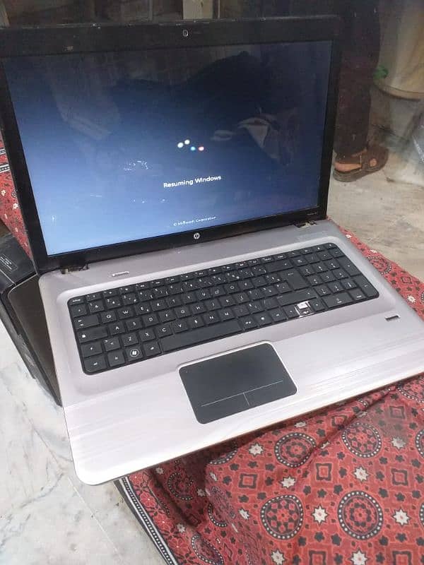 LAPTOP HP PAVILION I7 2ND GENERATION 4 GB 300 GB 1