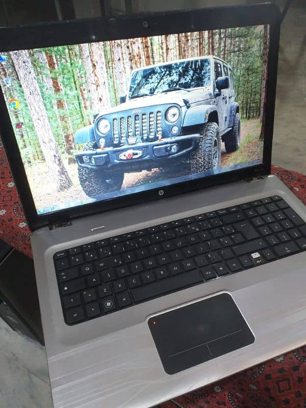 LAPTOP HP PAVILION I7 2ND GENERATION 4 GB 300 GB 4